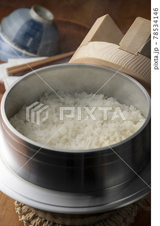 羽釜で炊いたご飯 78534146