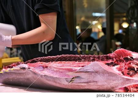 マグロ解体ショー 78534404