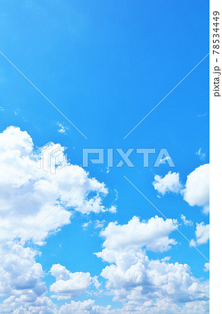 夏の青空と雲 78534449