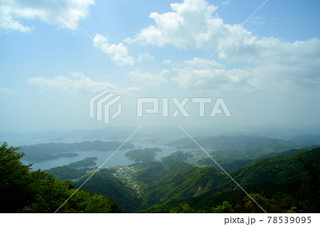 黄砂吹き荒れるリアス式海岸の景色 黄砂吹き荒れるリアス式海岸の景色 78539095