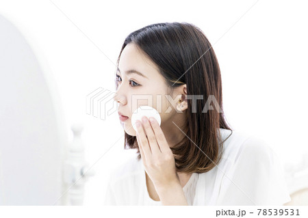 美容　化粧　鏡　ビューティー　コスメ　女性 78539531