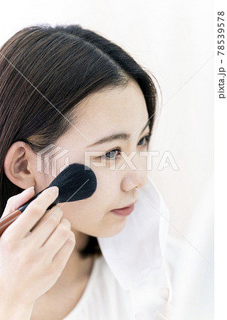 マスク　コロナ　ウィズコロナ　化粧　ビューティー　コスメ　女性 78539578