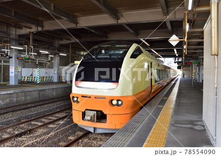 秋田 JR秋田駅に停車中のE653系特急いなほ 秋田 JR秋田駅に停車中のE653系特急いなほ 78554090