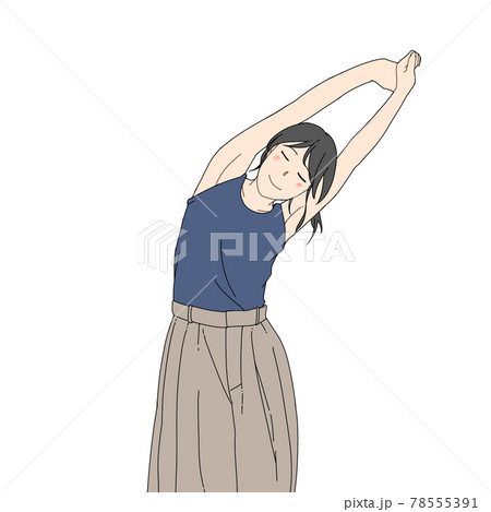 背筋を伸ばす女性 78555391