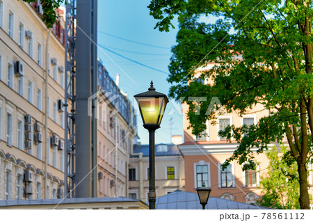Beautiful vintage street lamp on the street of St. Petersburg 78561112