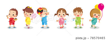 夏祭りの縁日で屋台めぐりを楽しむ可愛い小さな子供たち グループ 白背景 セット イラストのイラスト素材