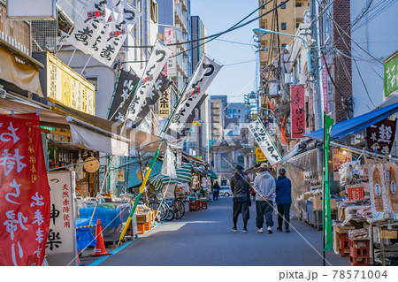 東京の都市風景 築地場外市場 78571004