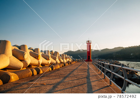 Sunset of Gyeongjeong Port in Yeongdeok, Korea 78572492