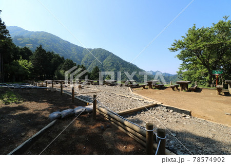 神奈川県の丹沢の大山の見晴台からの山頂の眺め 神奈川県の丹沢の大山の見晴台からの山頂の眺め 78574902