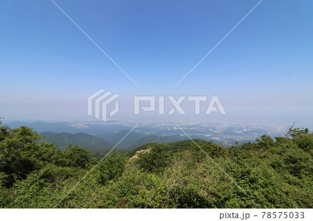 神奈川県の丹沢の大山の山頂からの眺め 神奈川県の丹沢の大山の山頂からの眺め 78575033