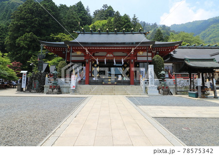 神奈川県の丹沢の大山の阿夫利神社 78575342