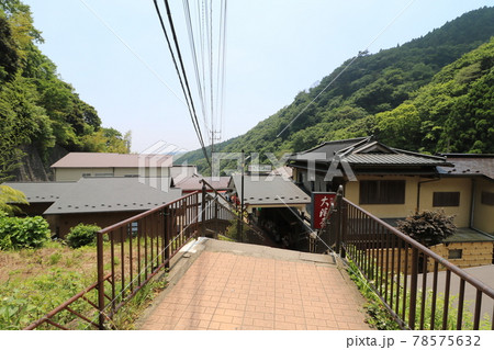 神奈川県の丹沢の大山の阿夫利神社のこま参道 78575632