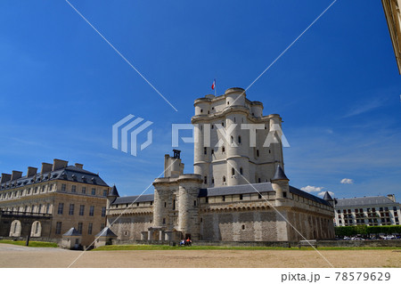 フランス・パリ近郊、ヴァンセンヌ城、2021年5月30日撮影 78579629