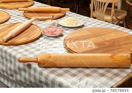 Preparation for a master class on cooking pizza. Cooking pizza in the pizzeria. Preparation for a master class on cooking pizza. Cooking pizza in the pizzeria. 78579954