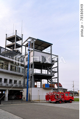 消防署と消防車 消防署と消防車 78580649