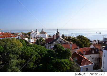 ポルトガルリスボン　サンジョルジェ城からサンヴィセンテデフォーラ教会の景色 78584270