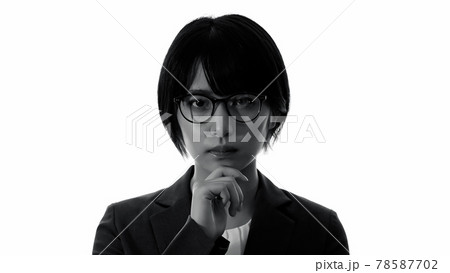 考える女性 シルエット 考える女性 シルエット 78587702