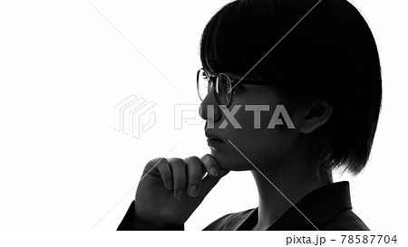 考える女性 シルエット 考える女性 シルエット 78587704