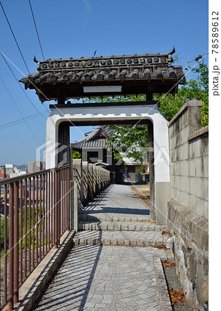 広島県　尾道の街並み　宝土寺 78589612