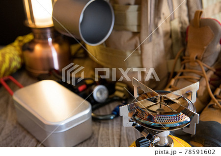 アウトドア 登山 キャンプ道具クローズアップ素材 78591602