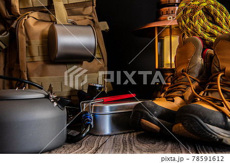 アウトドア 登山 キャンプ道具クローズアップ素材 78591612