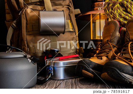 アウトドア 登山 キャンプ道具クローズアップ素材 78591617