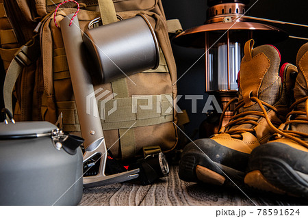 アウトドア 登山 キャンプ道具クローズアップ素材 78591624