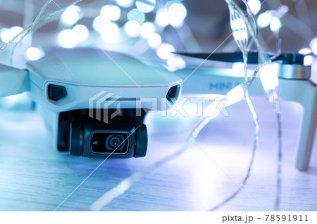 ドローンとイルミネーション 78591911