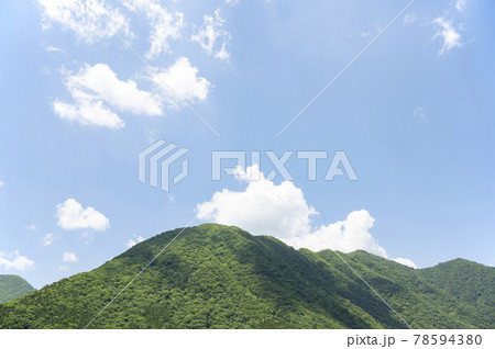 栃木県那須、深山ダム周辺の山の風景 栃木県那須、深山ダム周辺の山の風景 78594380