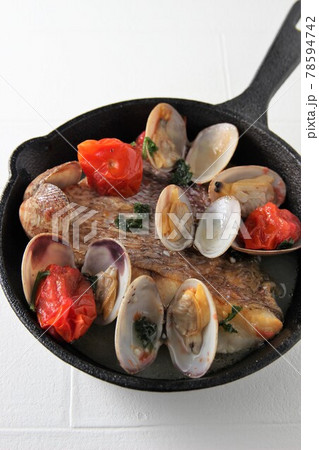 白身魚のアクアパッツァ イタリア料理 白身魚のアクアパッツァ イタリア料理 78594742