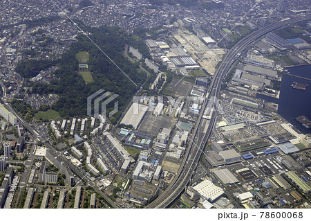 首都高湾岸線鳥浜町料金所付近を空撮 78600068