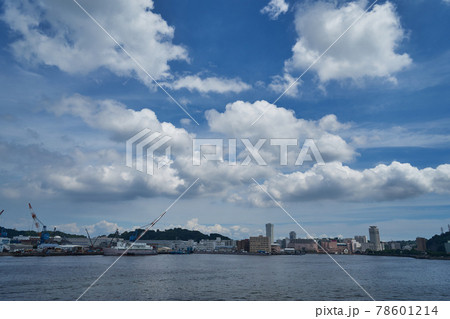 神奈川県　横須賀港とアメリカ海軍艦宿泊船 78601214