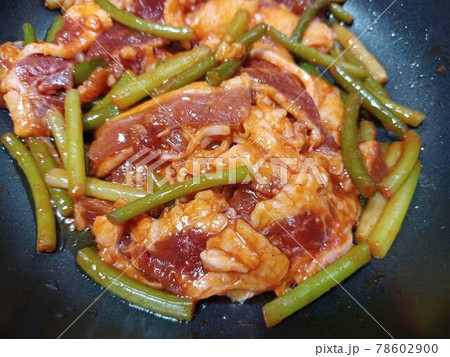 スタミナ料理　牛肉とニンニクの芽の味付き肉 78602900