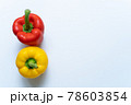 赤色と黄色のパプリカ 78603854