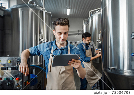 Smart factory, modern brewery management and craft beverage production Smart factory, modern brewery management and craft beverage production 78604703