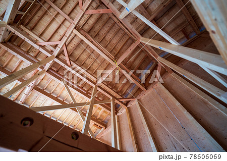 木造二階建て住宅の棟上げ 上棟 木造二階建て住宅の棟上げ 上棟 78606069