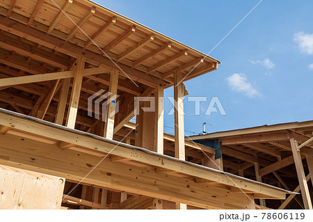 木造二階建て住宅の棟上げ　上棟 78606119
