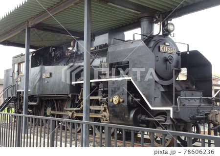 半田駅　保存車両　C-11　横から 78606236