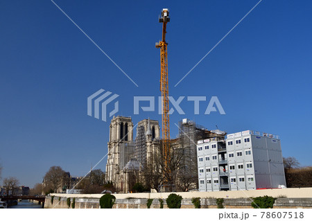 フランス・パリ、再建工事中のノートルダム大聖堂、2021年2月24日撮影。 フランス・パリ、再建工事中のノートルダム大聖堂、2021年2月24日撮影。 78607518