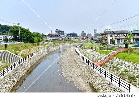 新堂橋/大栗川より下流(宝蔵橋)方面を望む(東京都多摩市)【2021.6】 新堂橋/大栗川より下流(宝蔵橋)方面を望む(東京都多摩市)【2021.6】 78614837