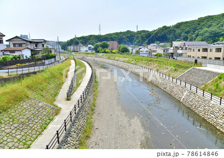 宝蔵橋/大栗川より上流方面を望む(東京都多摩市)【2021.6】 宝蔵橋/大栗川より上流方面を望む(東京都多摩市)【2021.6】 78614846
