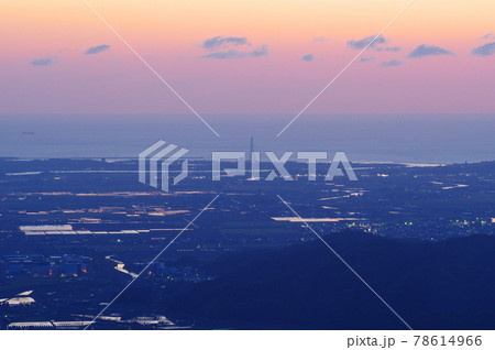 剱ヶ岳林道展望台からの越前加賀海岸とあわら市の夕景 剱ヶ岳林道展望台からの越前加賀海岸とあわら市の夕景 78614966