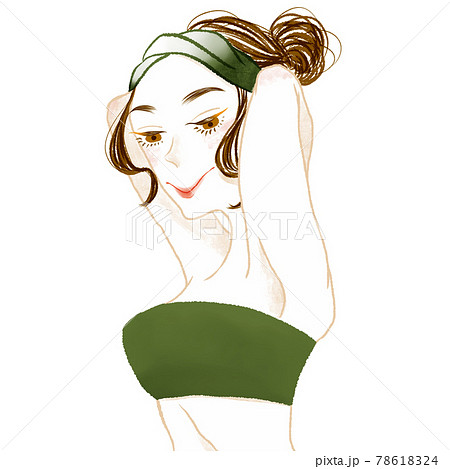 水着姿で腕を上げてる女性 78618324