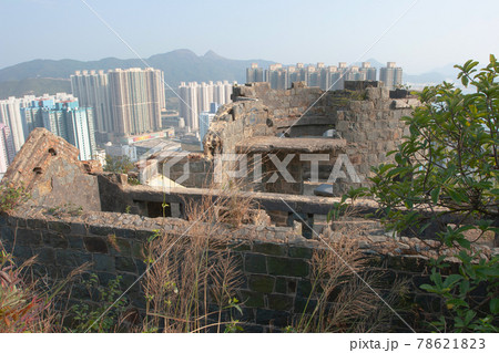 Mau Wu Shan Bunker at tko. Concrete, loophole. 24 Dec 2006 Mau Wu Shan Bunker at tko. Concrete, loophole. 24 Dec 2006 78621823
