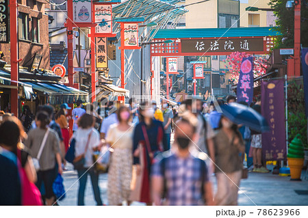 日本の東京都市景観　浅草寺・仲見世通りから「伝法院通」（伝法院通り）などを望む 78623966