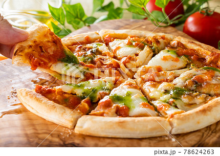 フレッシュモッツァレラのピッツァマルゲリータ フレッシュモッツァレラのピッツァマルゲリータ 78624263