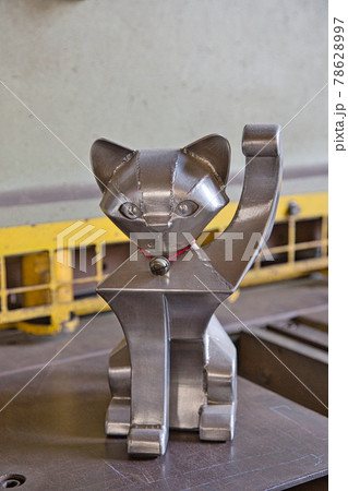 招き猫(ステンレス )ー鉄工所内風景 招き猫(ステンレス )ー鉄工所内風景 78628997