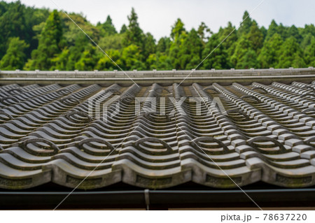 和瓦 ずれた瓦 雨漏りの原因 和瓦 ずれた瓦 雨漏りの原因 78637220
