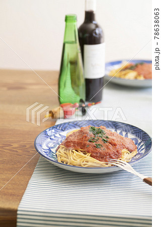 出来立てスパゲティの並ぶ食卓、イタリアンランチ【食事】 出来立てスパゲティの並ぶ食卓、イタリアンランチ【食事】 78638063