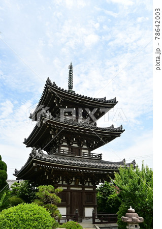 雲が晴れた三重塔 78642003